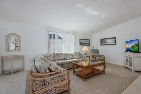 2804 Avenue C Holmes Beach FL 34217