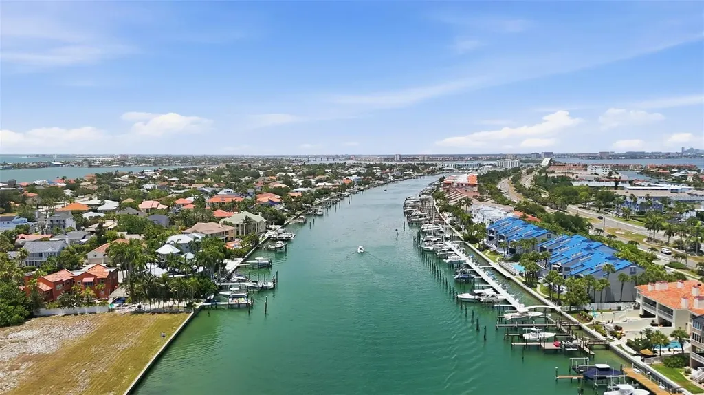 910 Pinellas Bayway S Tierra Verde FL 33715