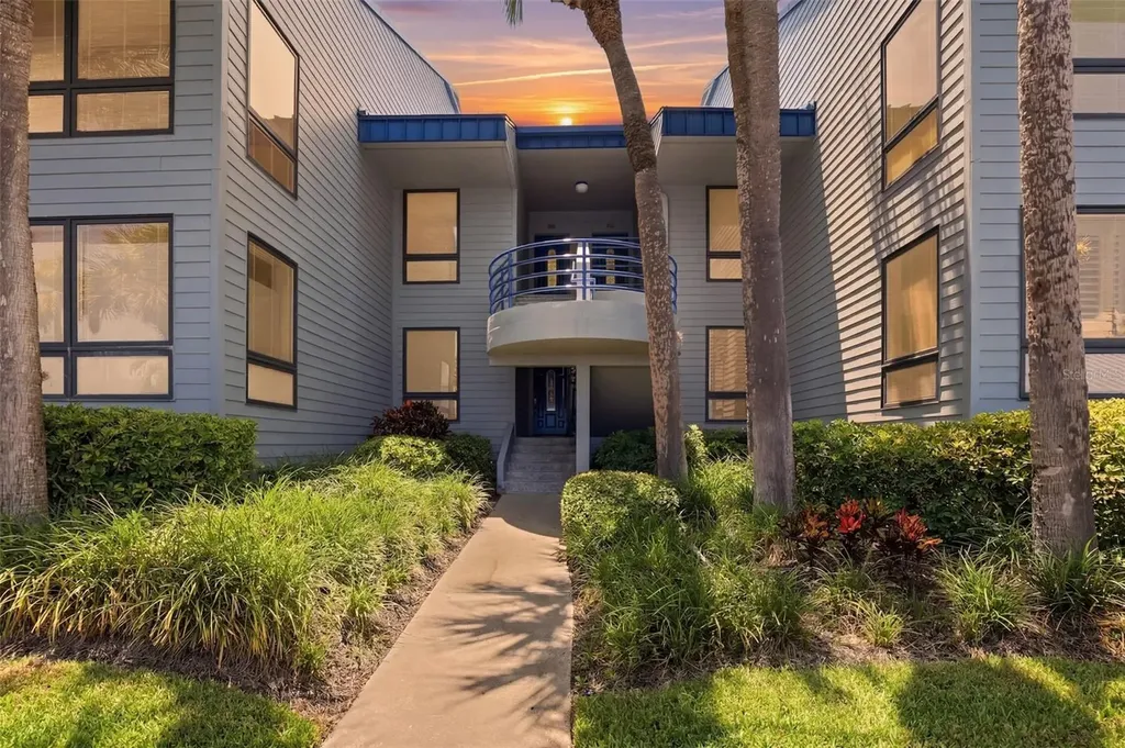 910 Pinellas Bayway S Tierra Verde FL 33715