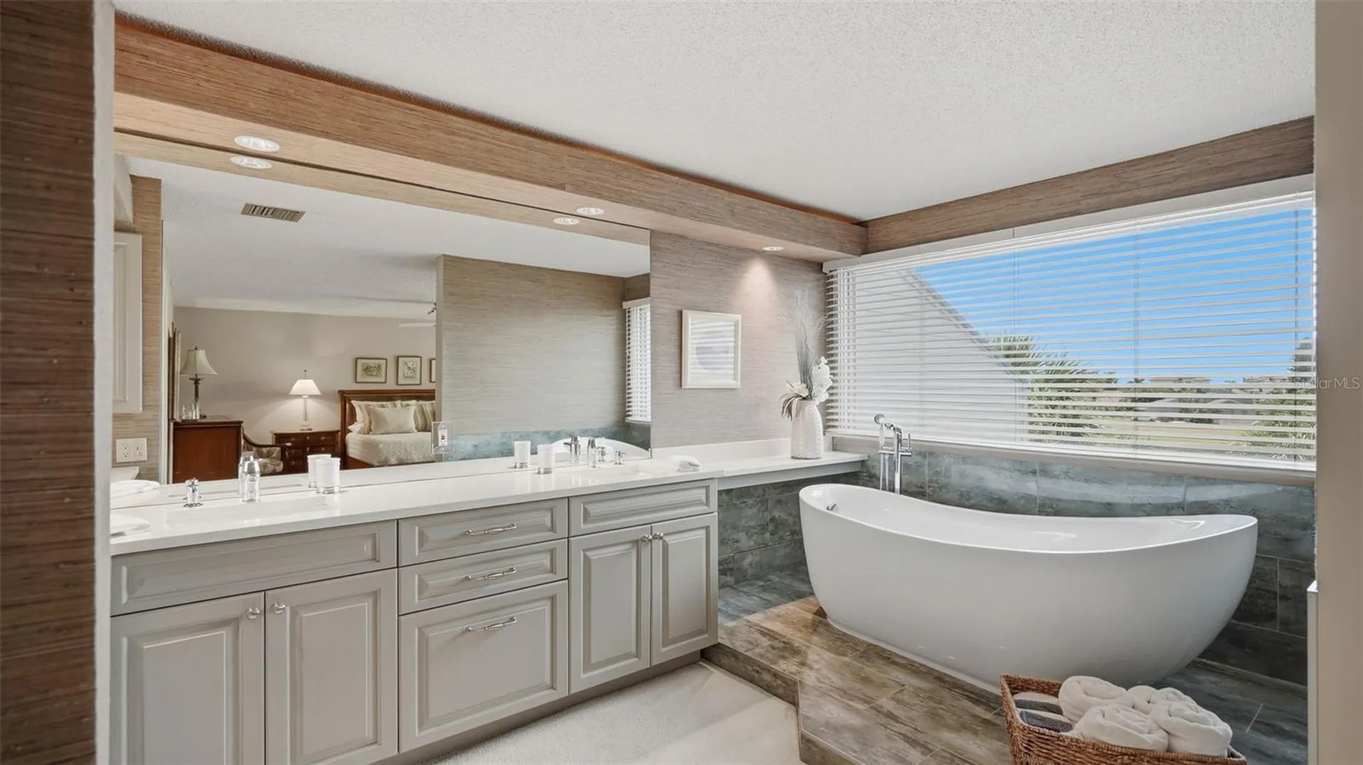 910 Pinellas Bayway S Tierra Verde FL 33715