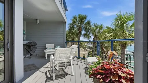 910 Pinellas Bayway S Tierra Verde FL 33715