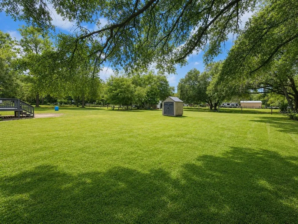 21771 SE 62nd Street Morriston FL 32668