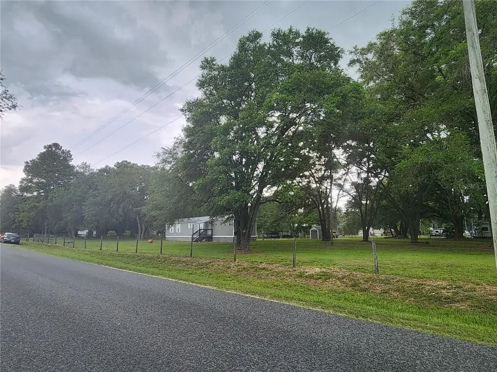 21771 SE 62nd Street Morriston FL 32668