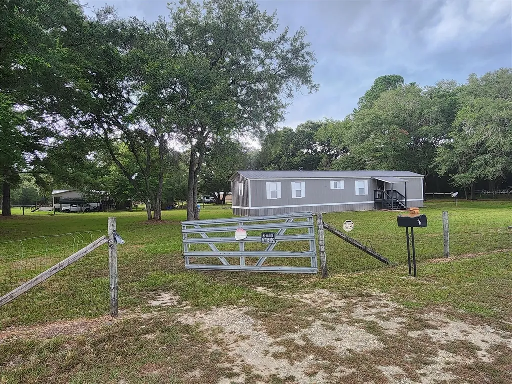 21771 SE 62nd Street Morriston FL 32668