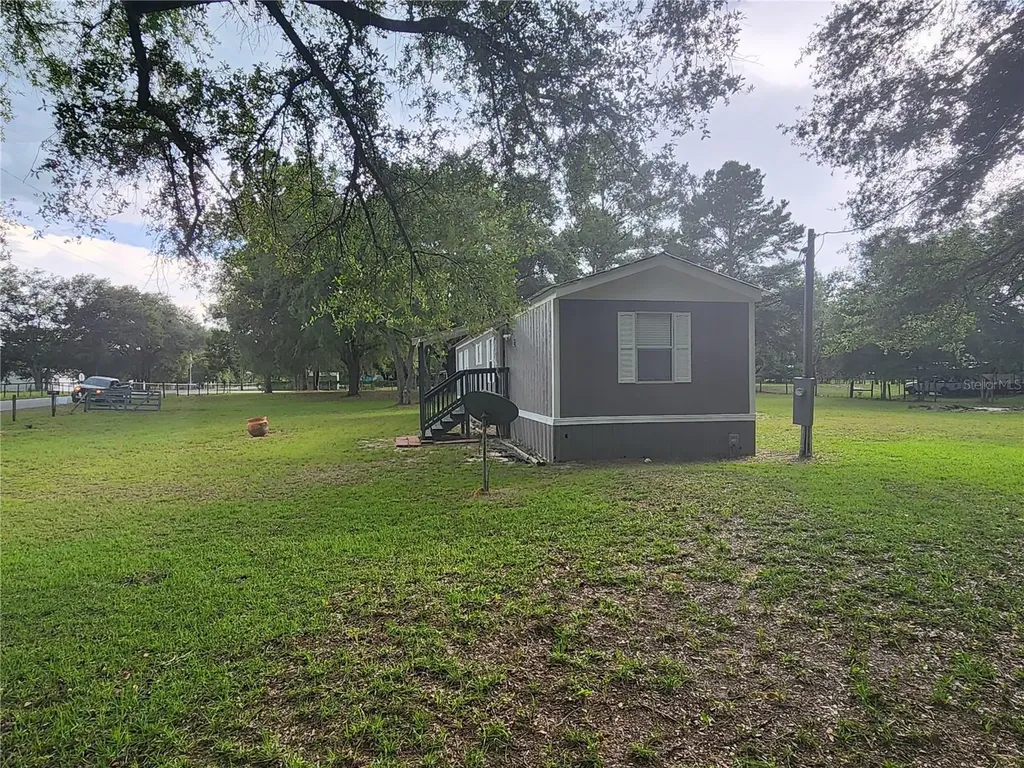 21771 SE 62nd Street Morriston FL 32668