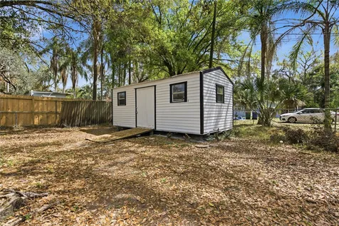 10945 N Boulevard Tampa FL 33612
