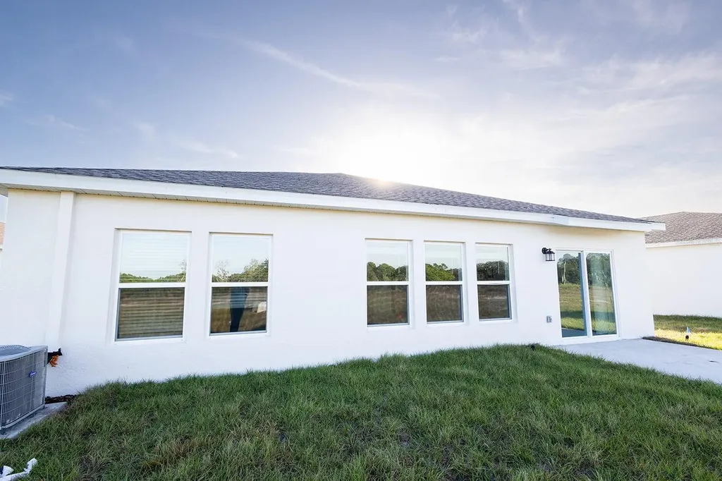 1482 Austin Street Winter Haven FL 33884