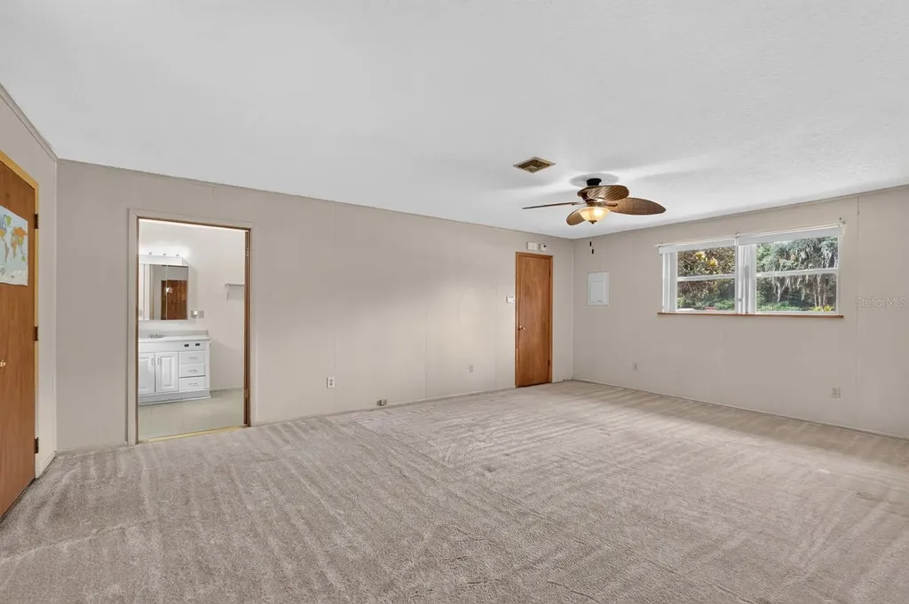 131 Dunn Avenue San Mateo FL 32187