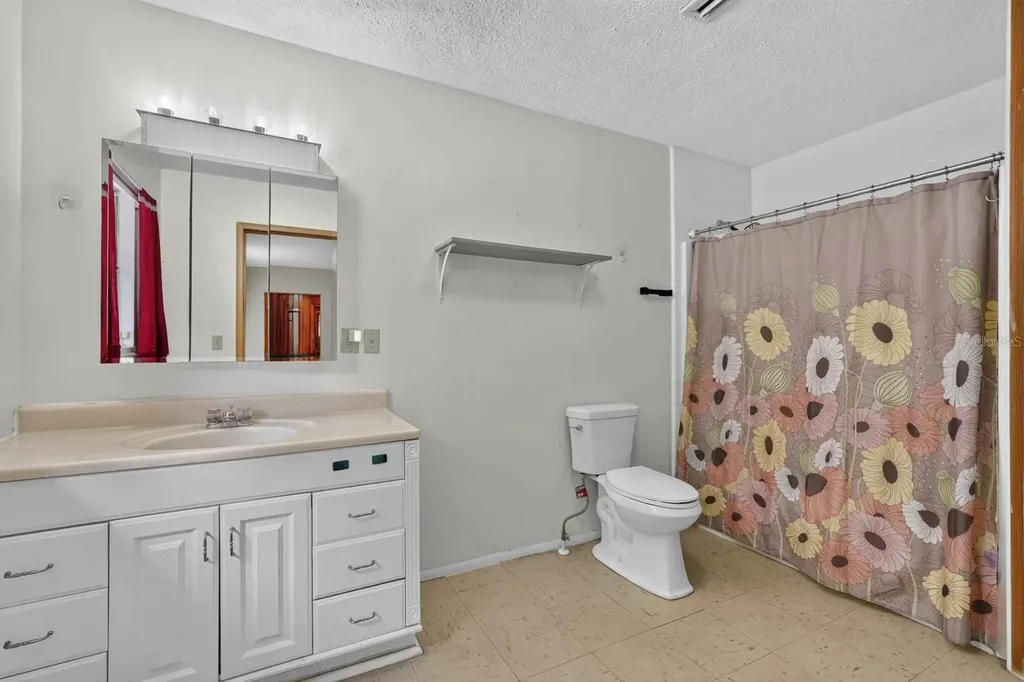 131 Dunn Avenue San Mateo FL 32187