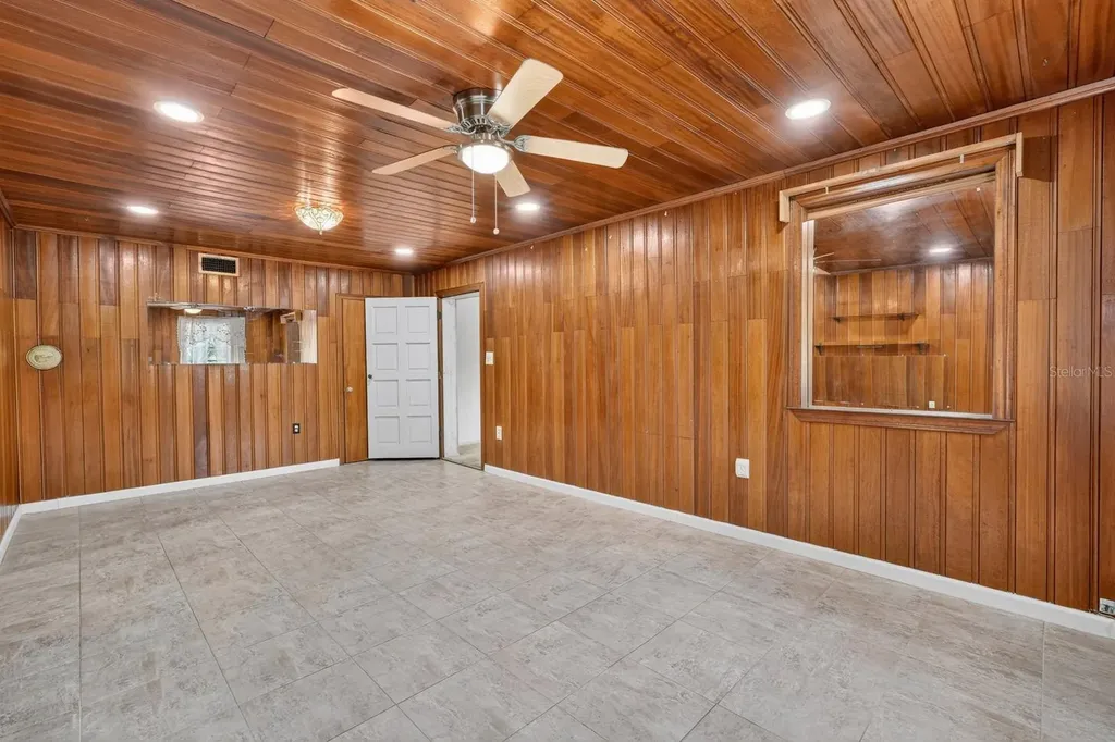 131 Dunn Avenue San Mateo FL 32187