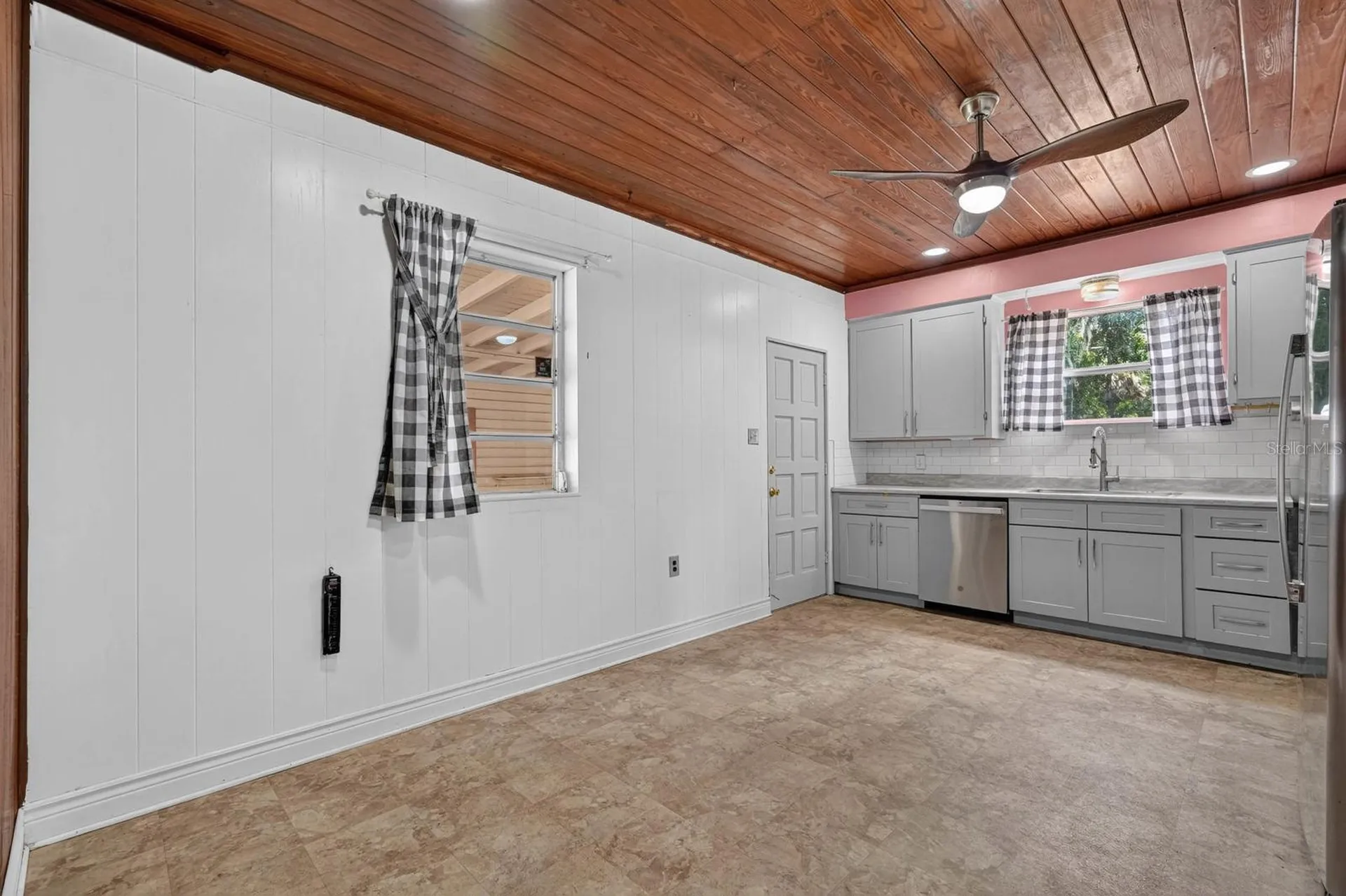 131 Dunn Avenue San Mateo FL 32187