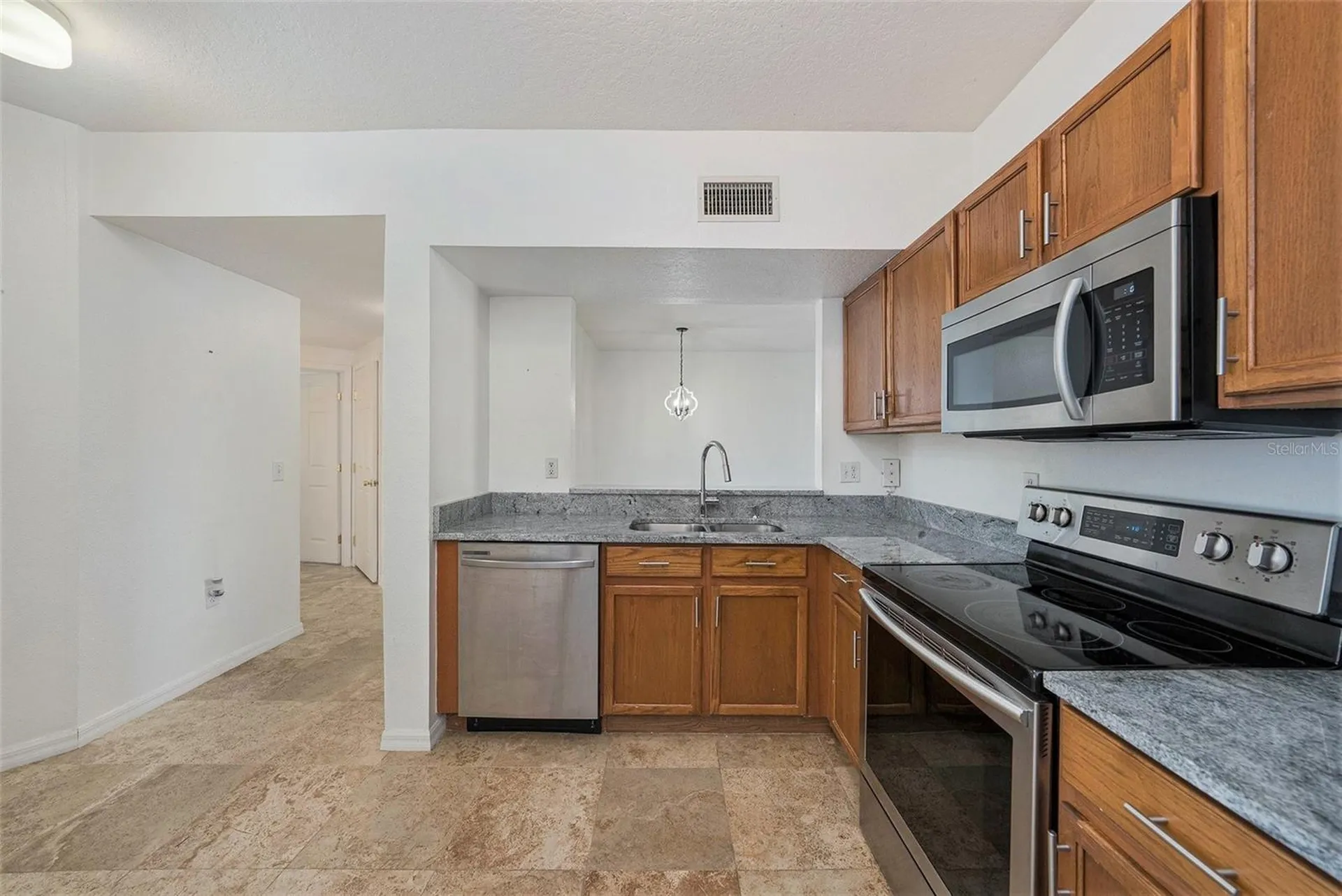 6011 Skydale Way Riverview FL 33578