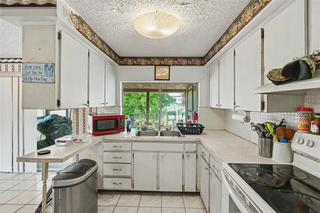 3317 Bainbridge Drive Holiday FL 34691