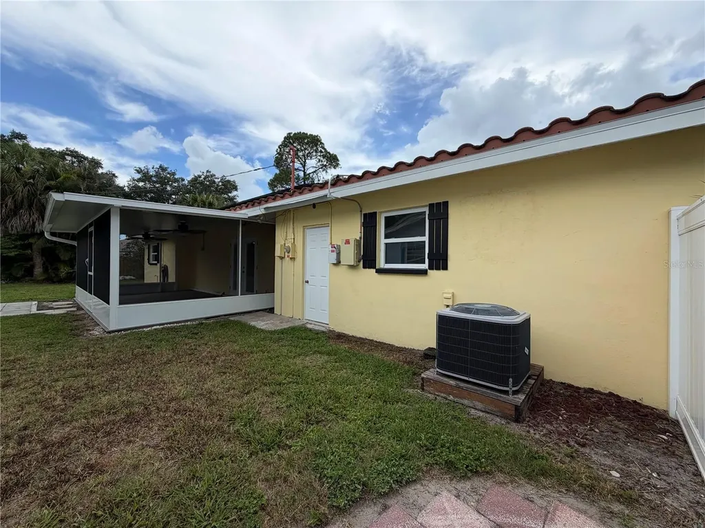 623 Palm Boulevard Dunedin FL 34698