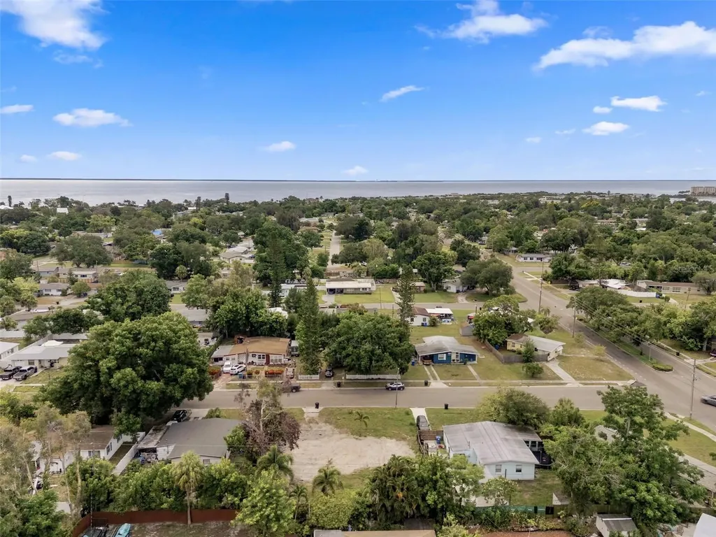 3963 Neptune Drive SE St Petersburg FL 33705