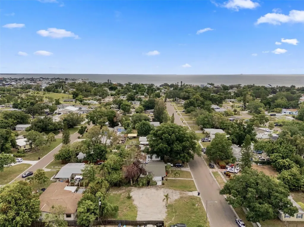 3963 Neptune Drive SE St Petersburg FL 33705