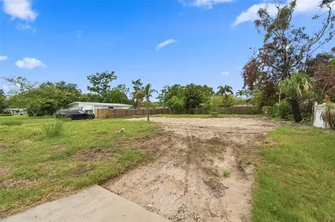 3963 Neptune Drive SE St Petersburg FL 33705