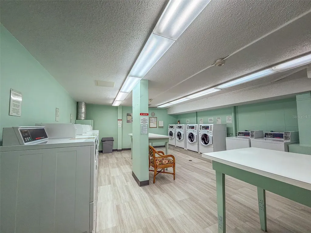 700 Mirror Terrace NW Winter Haven FL 33881