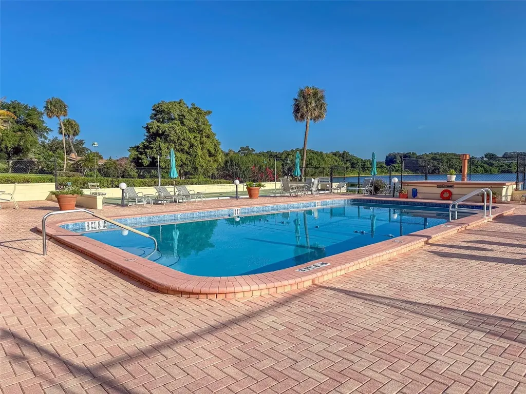 700 Mirror Terrace NW Winter Haven FL 33881