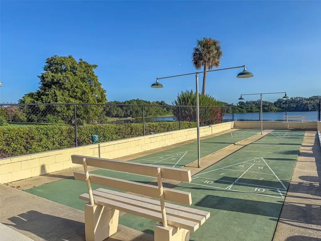 700 Mirror Terrace NW Winter Haven FL 33881