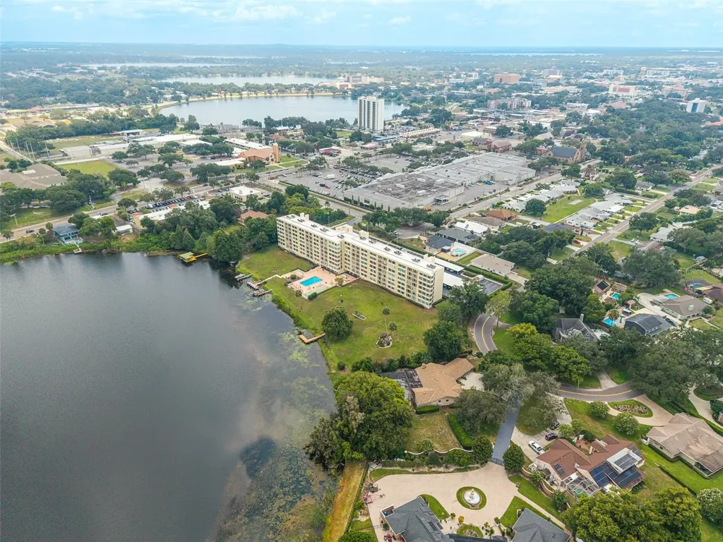 700 Mirror Terrace NW Winter Haven FL 33881