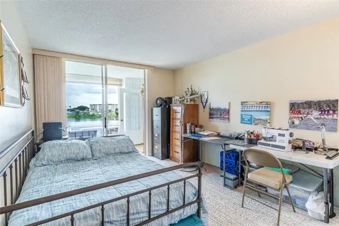 700 Mirror Terrace NW Winter Haven FL 33881
