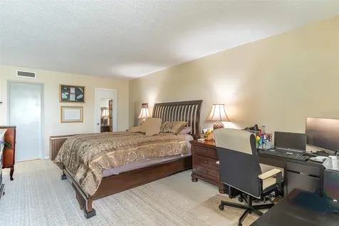 700 Mirror Terrace NW Winter Haven FL 33881