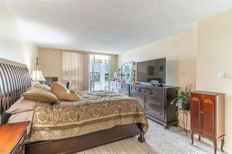 700 Mirror Terrace NW Winter Haven FL 33881