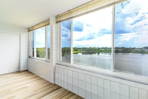 700 Mirror Terrace NW Winter Haven FL 33881