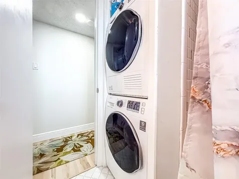 700 Mirror Terrace NW Winter Haven FL 33881