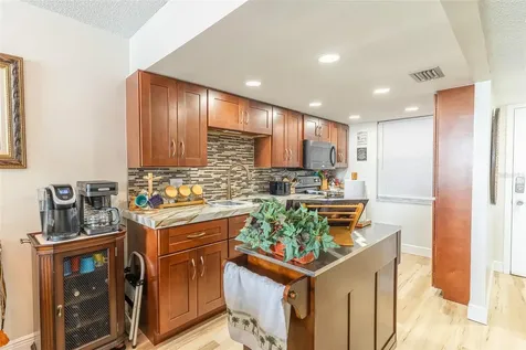 700 Mirror Terrace NW Winter Haven FL 33881