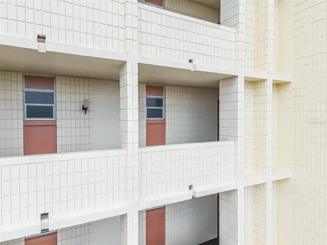 700 Mirror Terrace NW Winter Haven FL 33881