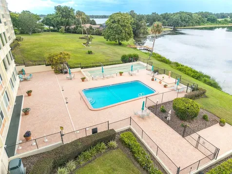 700 Mirror Terrace NW Winter Haven FL 33881