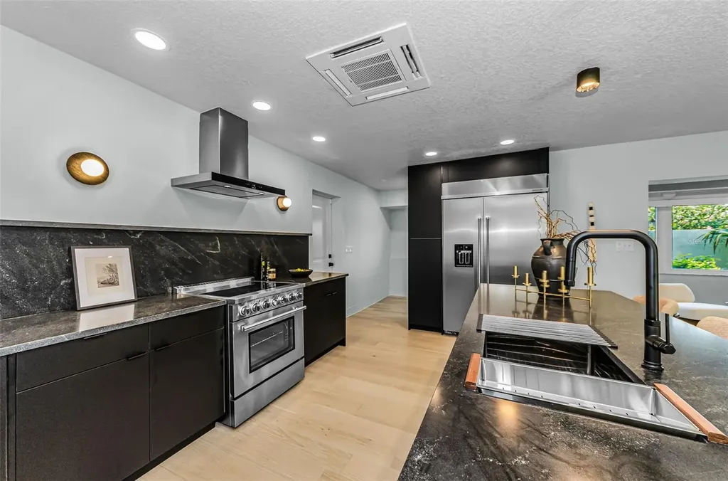 861 Rafael Boulevard NE St Petersburg FL 33704