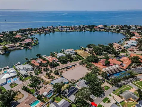 861 Rafael Boulevard NE St Petersburg FL 33704