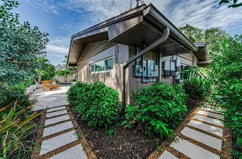 861 Rafael Boulevard NE St Petersburg FL 33704