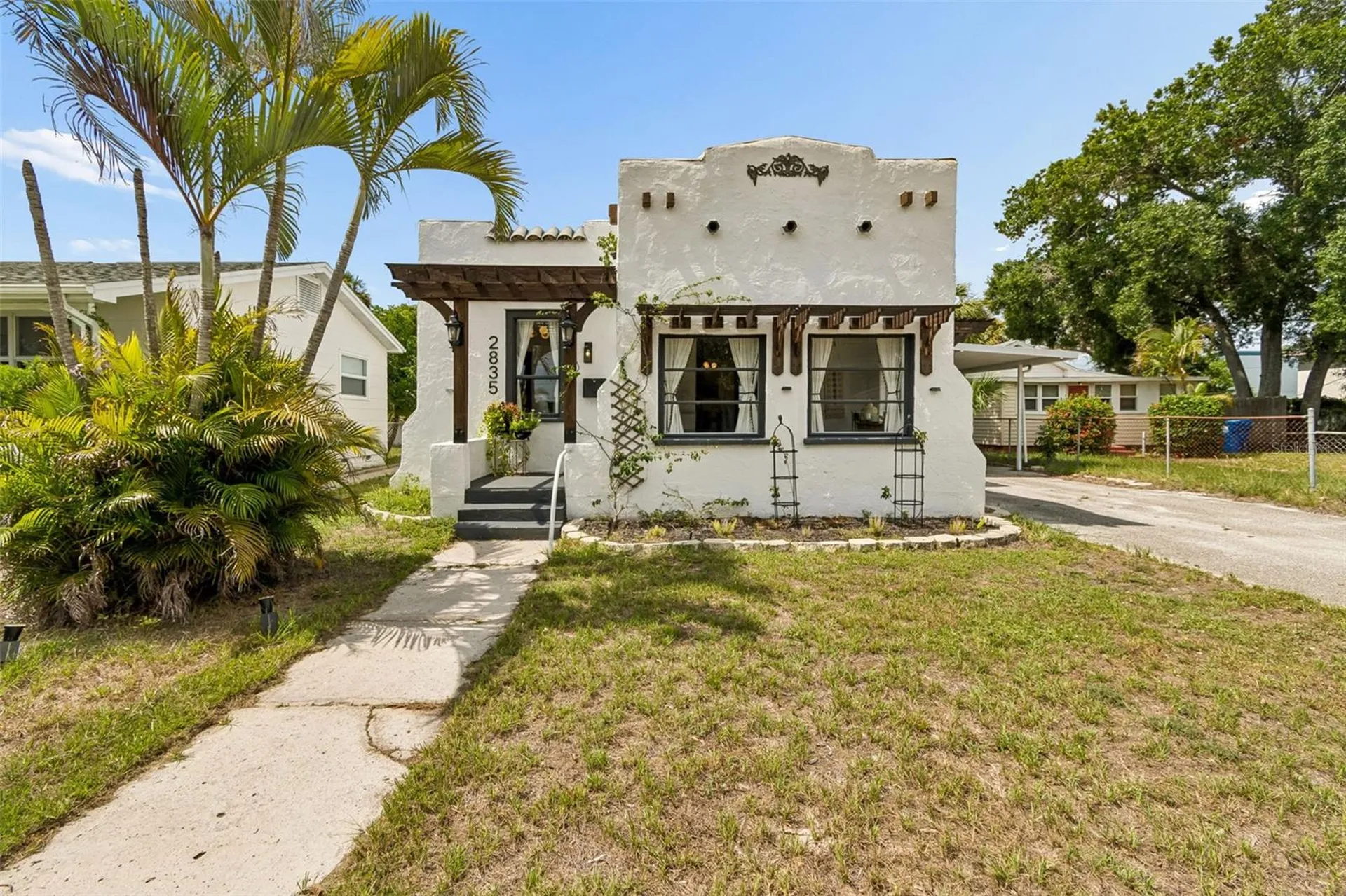 2835 18th Avenue N St Petersburg FL 33713