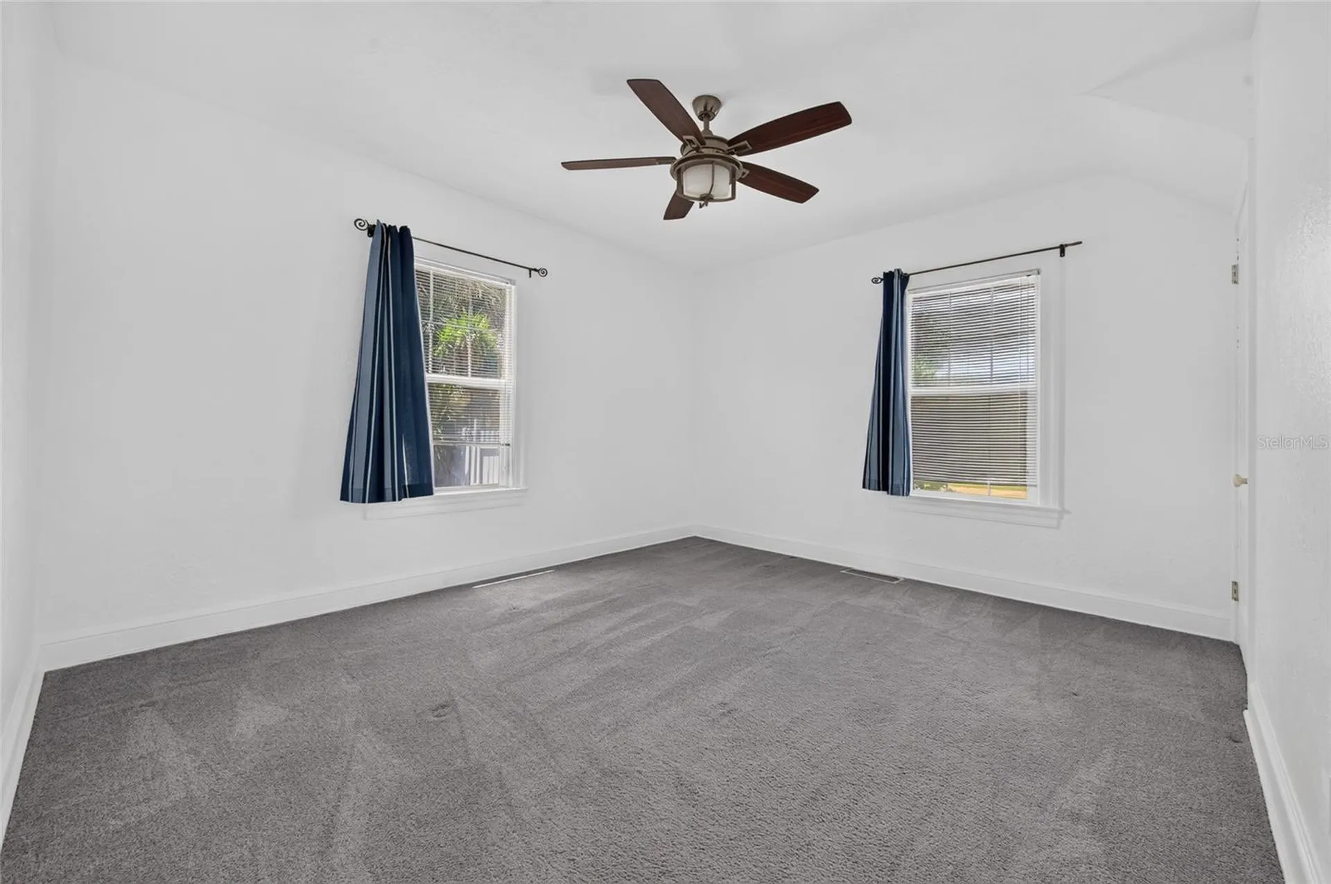 2045 S Peninsula Drive Daytona Beach FL 32118