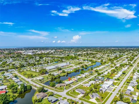 21531 Gladis Avenue Port Charlotte FL 33952