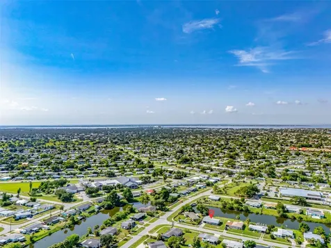 21531 Gladis Avenue Port Charlotte FL 33952