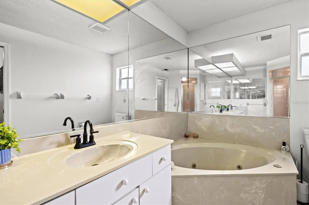 1420 Mackintosh Boulevard Nokomis FL 34275