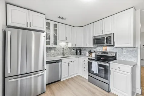 3913 W Wallace Avenue Tampa FL 33611