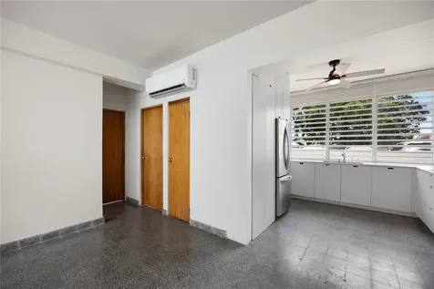 K1 Ave. Luis Vigoreaux Guaynabo PR 00966