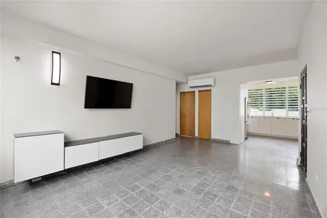 K1 Ave. Luis Vigoreaux Guaynabo PR 00966