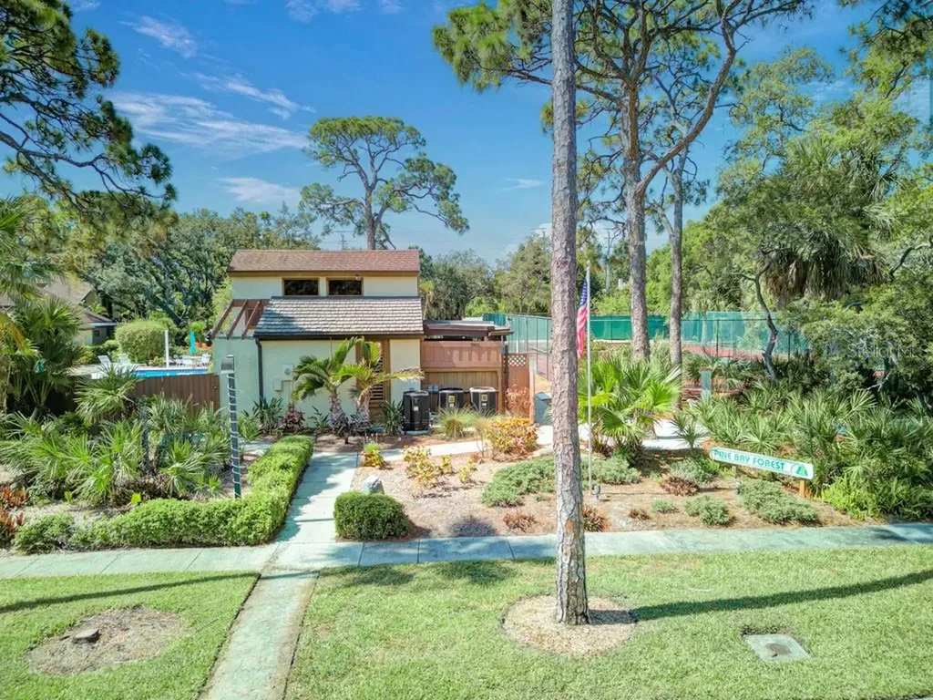 7620 4th Avenue W Bradenton FL 34209