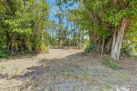 7620 4th Avenue W Bradenton FL 34209