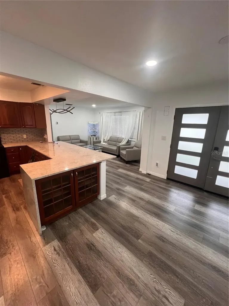 4127 28th Avenue N St Petersburg FL 33713