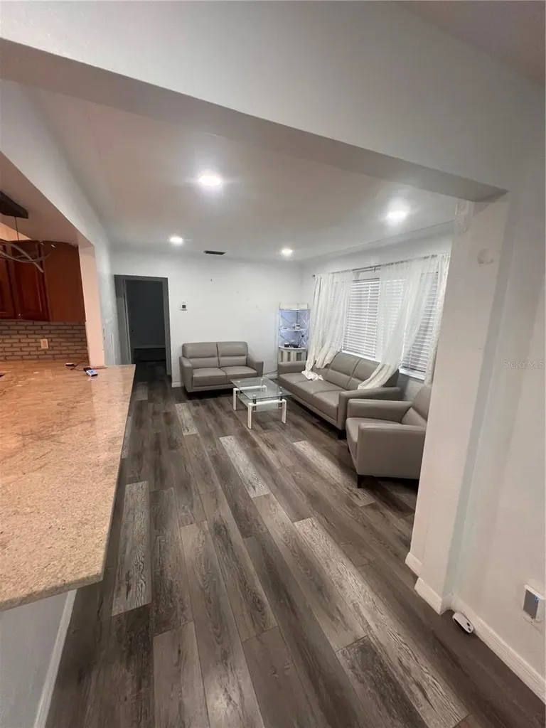 4127 28th Avenue N St Petersburg FL 33713
