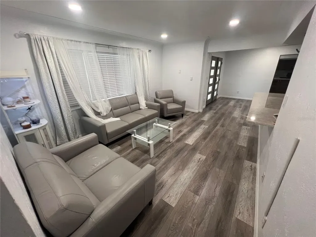 4127 28th Avenue N St Petersburg FL 33713