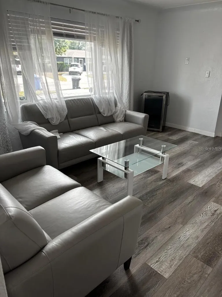 4127 28th Avenue N St Petersburg FL 33713